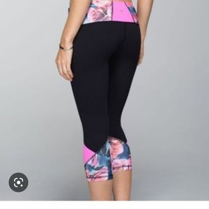 Lululemom athletica capri leggings size 4 used good condition